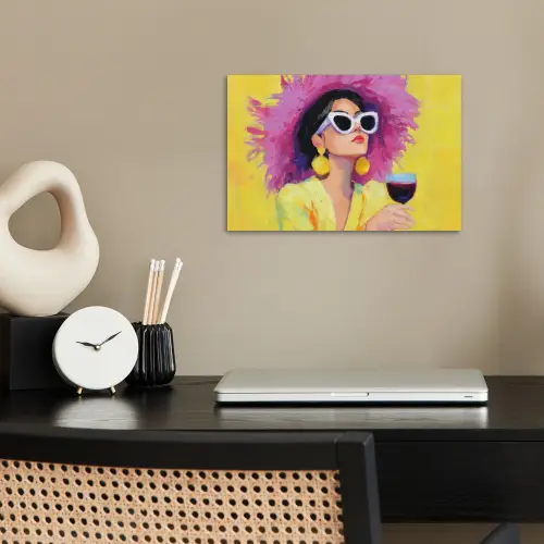 Vrouw - Hoed - Paars - Wijn poster papier klein -sfeer1