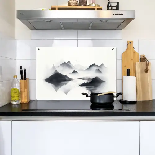 Bergen - Mistig - Water - Wit Inductie beschemer met haakjes klein -sfeer2