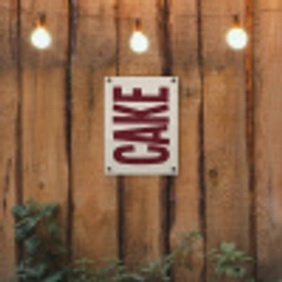 Red - Cake - Decoratie - Eten tuinposter los doek klein -sfeer1