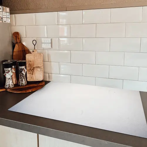 Beton - Wit - Modern Inductie beschermer vinyl 3mm klein -sfeer3