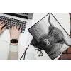 Schotse hooglander - Zwart - Wit - Gras laptophoes neopreen klein -bureau