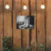 Wijn - Cowboylaarzen - Raamlicht - Wit tuinposter los doek klein -sfeer1