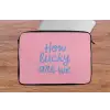How lucky are we - Klavervier - Roze - Blauw laptophoes neopreen klein -tafel