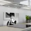 Portret - Thee - Vrouw keuken achterwand spatscherm klein -3d_schuin