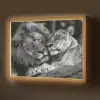 Leeuwen - Dieren - Zwart - Wit - Leeuw Light Box met batterij (Wandlamp) middel -z3d_website
