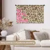 Tekst - Be cool or leave - Roze - Giraffenprint Wandkleed katoen middel -sfeer1