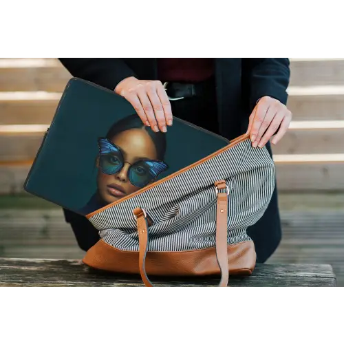 Vrouw - Vlinder - Bril - Blauw - Modern - Portret laptophoes neopreen klein -tas