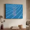 Atletiekbaan - Blauw - Tekst -Roze Textielframe zwart klein -sfeer3