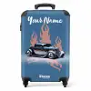Blauwe auto met roze vlammen NBS - Handbagage koffer - Kinderen Unisex middel -productfoto_recht