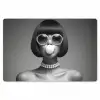 Vrouw - Zwart Wit - Ketting - Zonnebril Placemat vinyl groot -zzsfeer1_Kitchenyeah-website