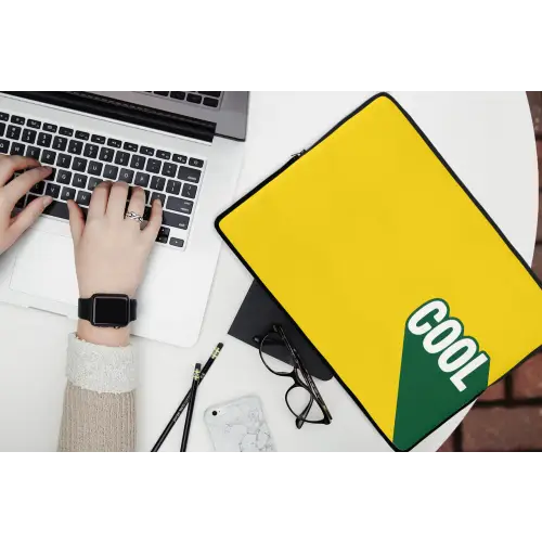Cool - Geel - Groen laptophoes neopreen klein -bureau