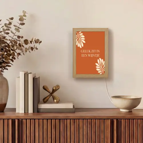 Oranje - Wijntje - Quote Light Box met kabel (Wandlamp) klein -sfeer2