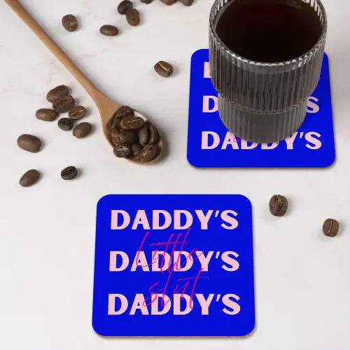 Blauw - Daddy's - Blokletters onderzetter kurk middel -sfeer2