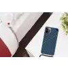 Lijnen - Abstract - Blauw - Wit - Minimalistisch Hoesje iPhone 12 Pro met koord klein -kamer
