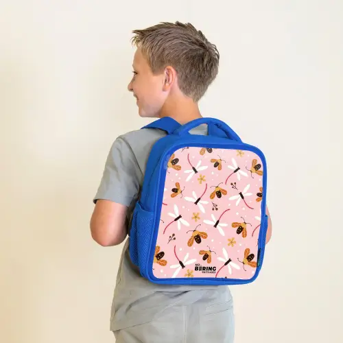 Lieveheersbeestjes en libellen op roze achtergrond Kinderrugzak - Blauw middel -sfeer2