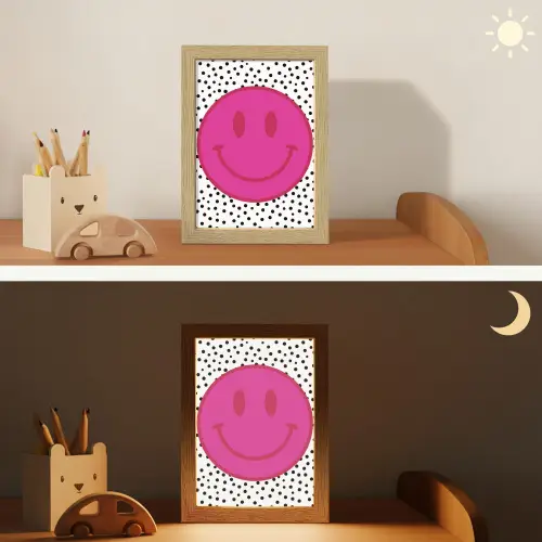 Smiley - Roze - Stippen Light Box met kabel (Kinderlampje) klein -sfeer3_kind