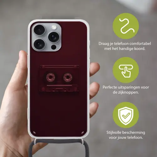 Cassetteband - Bordeaux - Vintage Hoesje iPhone 16 Pro Max met koord klein -sfeer2_NL