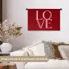 Love - Rood - Hatjes Wandkleed katoen klein -sfeer1