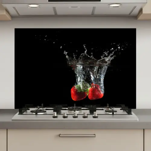 Aardbeien - Fruit - Water - Zwart - Rood keuken achterwand spatscherm klein -3d_website