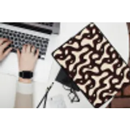 Organisch - Krachtig - Bruin laptophoes neopreen klein 279 -bureau