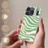 Zebrapatroon - Groen - Retro Telefoonhoesje iPhone 17 Pro klein -sfeer3_NL