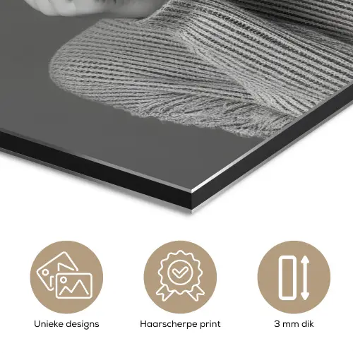 Vrouw - Koffie - Zwart - Wit aluminium wit klein -closeup_NL