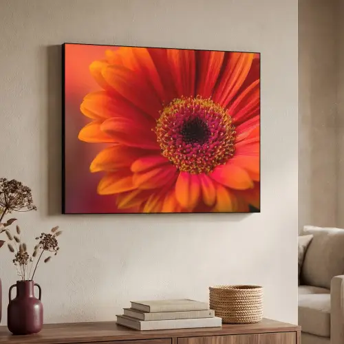 Oranje - Gerbera - Intens Textielframe zwart klein -sfeer3