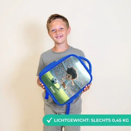 Jongen - Voetbal - Stadion - Zonlicht Kinderrugzak - Blauw middel -sfeer1_NL