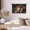 Stilleven met bloemen en een horloge - Schilderij van Abraham Mignon Wandkleed katoen klein -sfeer1