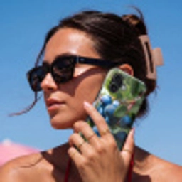 Blauwe bessen - Dauwdruppels - Natuurlijk licht Toughcase MagSafe Apple iPhone 17 klein -Sfeer2V