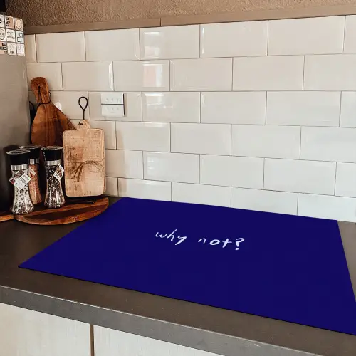 Why not - Blauw - Handgeschreven Inductie beschermer vinyl 3mm klein -sfeer3