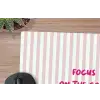 Focus on the good - Strepen - Roze - Smiley muismat rubber klein -closeup