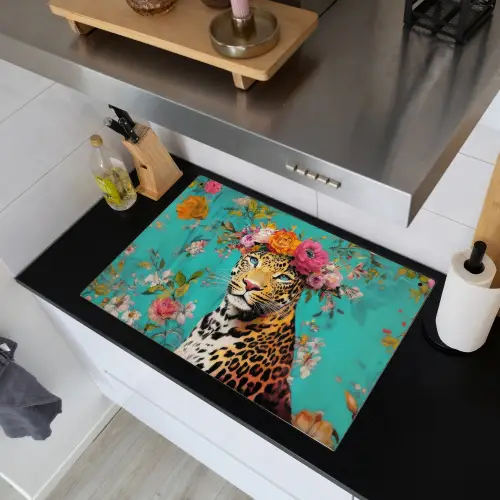 Luipaard - Bloemen - Kroon Inductie beschemer met haakjes klein -sfeer1