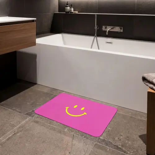 Smiley - Vrolijk - Roze Badmat klein -sfeer3