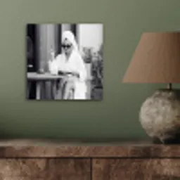 Modern - Vrouw - Zwart - Wit aluminium wit klein -sfeer2