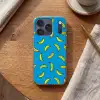 Bananen - Geel - Blauw - Print Telefoonhoesje iPhone 17 Pro klein -sfeer1