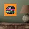 Hamburger - Oranje - Neon - popart aluminium wit klein -sfeer2