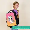 Kleine eenhoorn met regenboog kleuren Rugzak - Zwart middel -sfeer6_NL