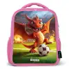 Rode draak voetbalt in zonnig stadion Kinderrugzak - Roze middel -3d