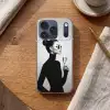 Vrouw - Champagne - Modern Telefoonhoesje iPhone 17 Pro klein -sfeer1