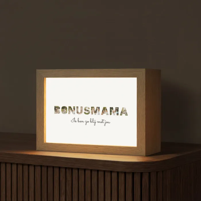 Bonusmama - Lettercollage Light Box met kabel (Tafellamp) klein -z3d_website