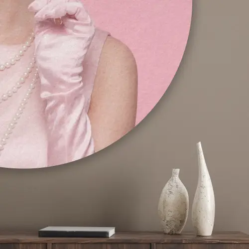 Vrouw - Roze - Parelketting - Krulspelden Akoestische PET Vilt - Rond klein -sfeer5_closeup