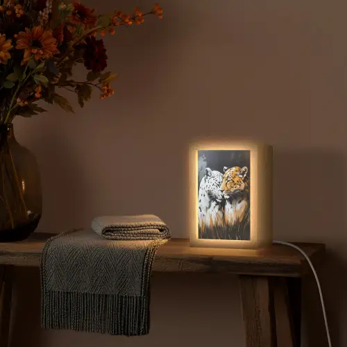 Luipaard - Oranje - Wit - Gras Light Box met kabel (Tafellamp) klein -sfeer4