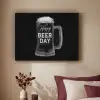Bierpul - Witte krijtletters - Happy beer day Textielframe - compleet frame klein -sfeer1