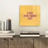 Love yourself - Roze - Geel plexiglas 5mm klein -sfeer1