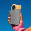 Panterprint - Oranje - Roze - Dierenprint Toughcase MagSafe Apple iPhone 17 klein -Sfeer1V