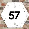 Wit met stippen - Traditioneel Naambord Hexagon klein -sfeer2