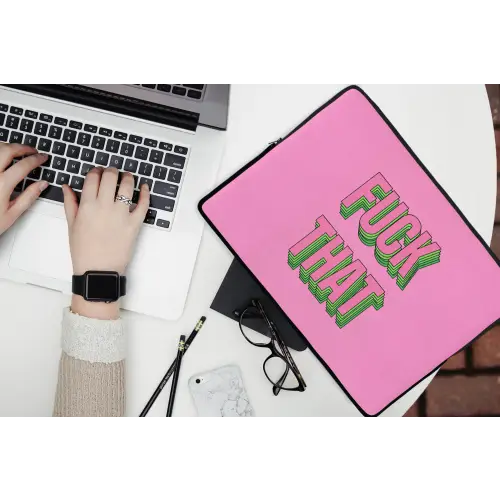 Tekst - Bold - Roze laptophoes neopreen klein -bureau