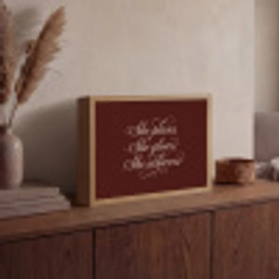 She plans she glows she achieves - Rood - Cursief Light Box met batterij (Wandlamp) middel -sfeer2