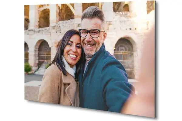 Selfie van een stel op aluminium